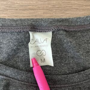 Calia by Carrie Underwood Workout Shirt, Exercise Top, Medium Womens, Gray Scoop